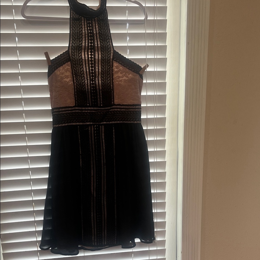 VENUS Black and Tan Midi Dress